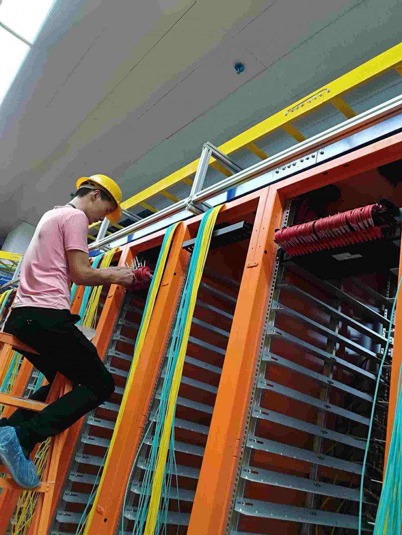 廣州深圳友力IDC數(shù)據(jù)機(jī)房按照工程機(jī)房搬遷改造