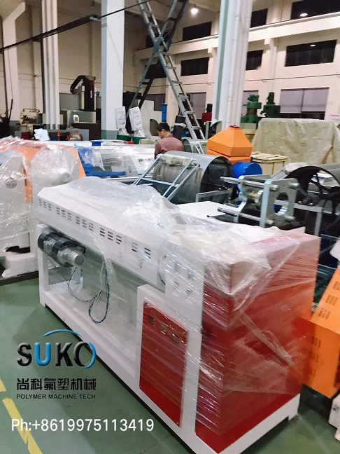 熔噴機(jī)成套設(shè)備