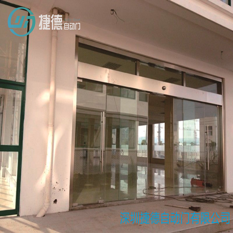 城廂區(qū)自動(dòng)感應(yīng)門運(yùn)行平順  精準(zhǔn)檢測(cè)