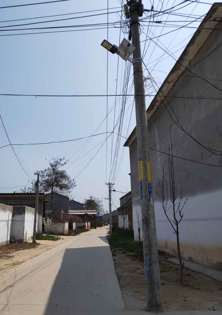 云南可用太陽能路燈庭院燈中太陽能電池板組件在安裝中注意事項