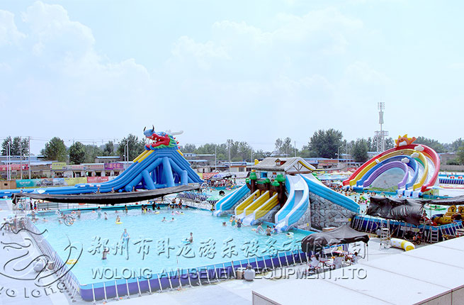 臥龍充氣水滑梯造型豐富 熱銷(xiāo)款移動(dòng)水上樂(lè)園設(shè)備